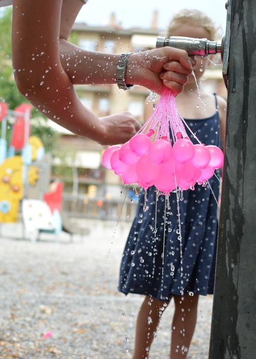 Splash pads in summer are a great way to keep your kids cool in summer - tips from Romp n' Roll West End!